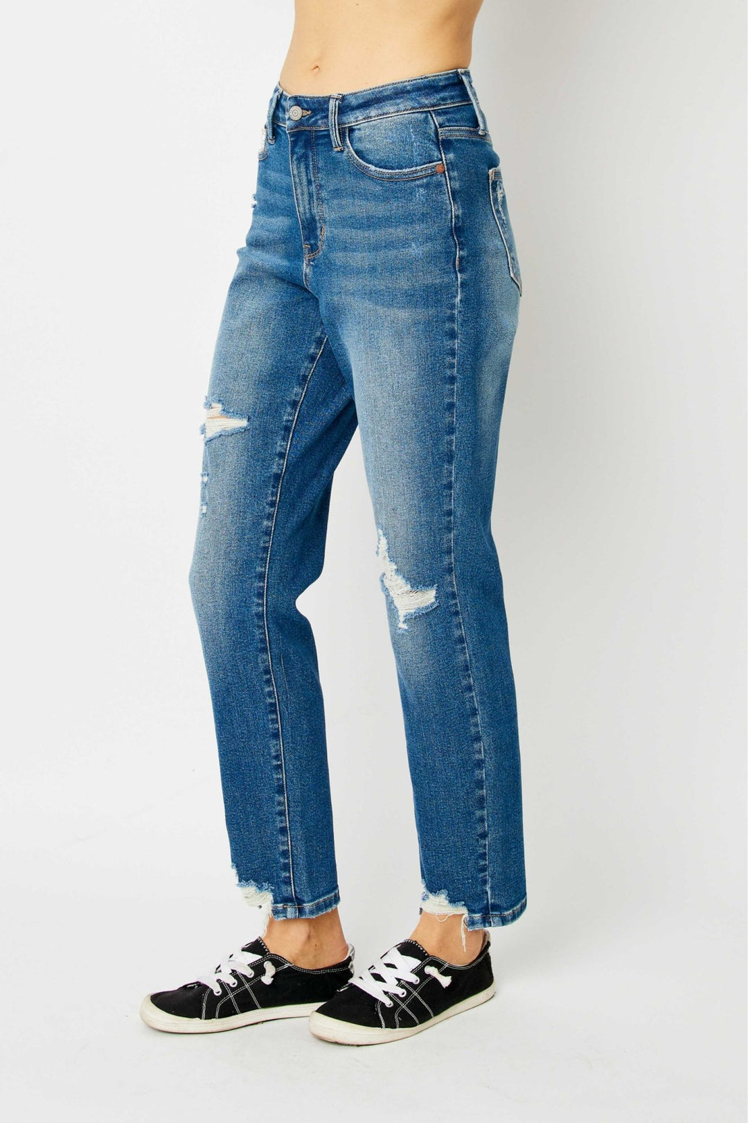 Judy Blue Queen of Hearts Coin Pocket Boyfriend Cut Denim