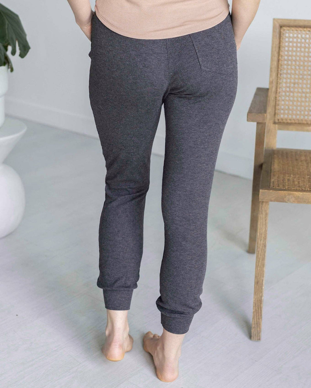 Essential Ribbed Jogger Pants In Charcoal