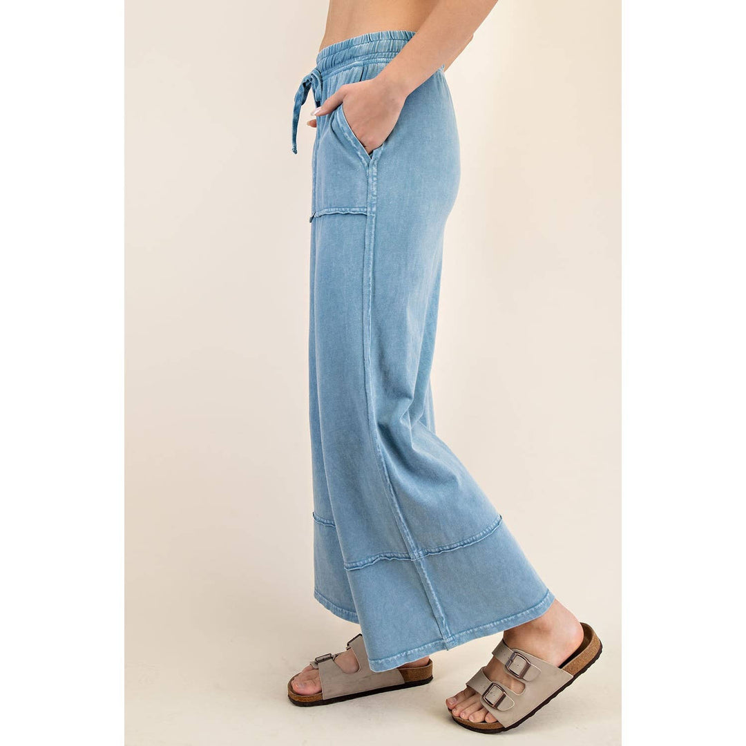 New Colors MINERAL WASHED WIDE LEG PANT - Mocha