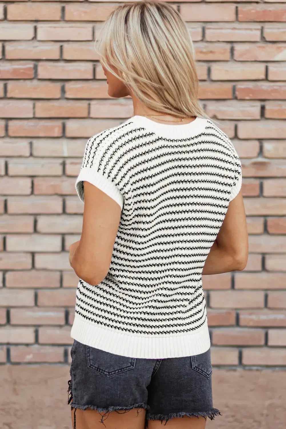 Crew Neck Knit Top Casual Stripe Color Clash Sweater - Black & White