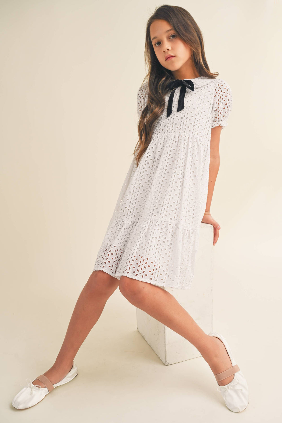 GIRLS EYELET DRESS WITH PUFF SLEEVES