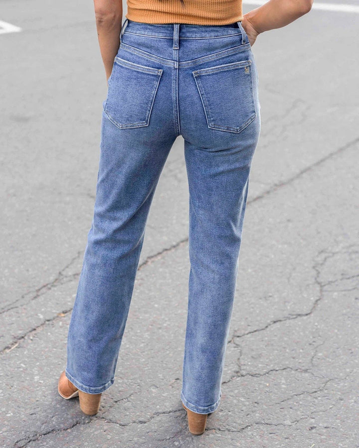 Stretch Mix 90's Jeans in Non Distressed Mid-Wash