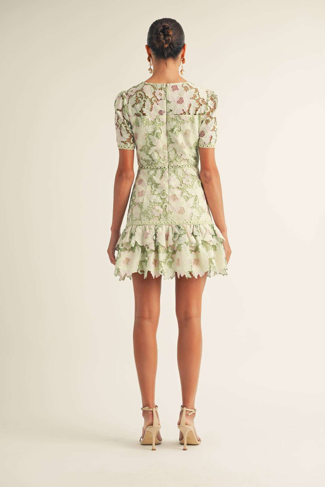 Haley - Short Slv Sweetheart Floral Lace Fitted Mini Dress