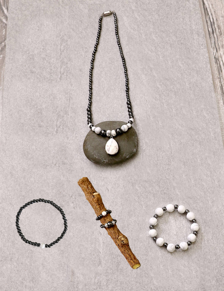 Howlite and black stretch Magnetic Bracelet