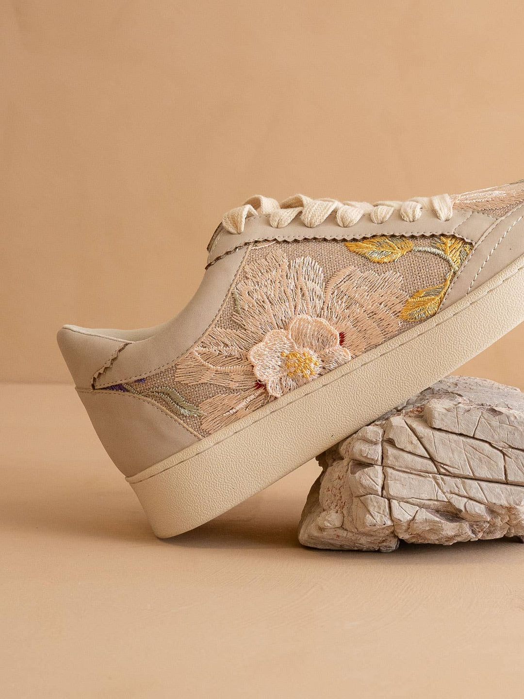 The Tammi | Light Grey Floral Applique Sneaker