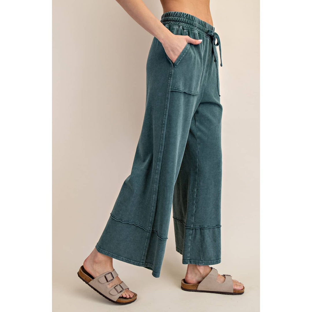 New Colors MINERAL WASHED WIDE LEG PANT - Mocha