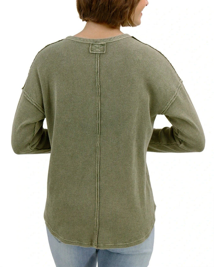 Mineral Washed Waffle Henley in Chive