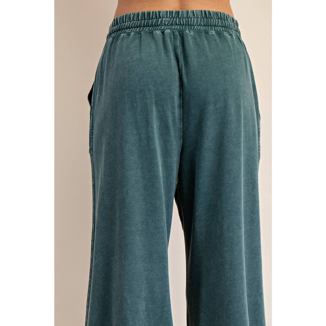 New Colors MINERAL WASHED WIDE LEG PANT - Mocha