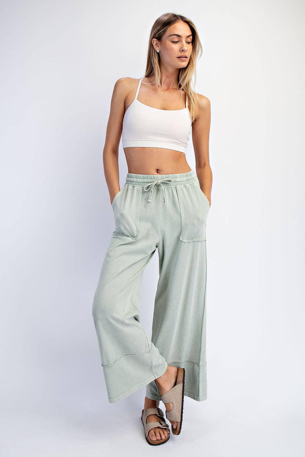New Colors MINERAL WASHED WIDE LEG PANT - Mocha