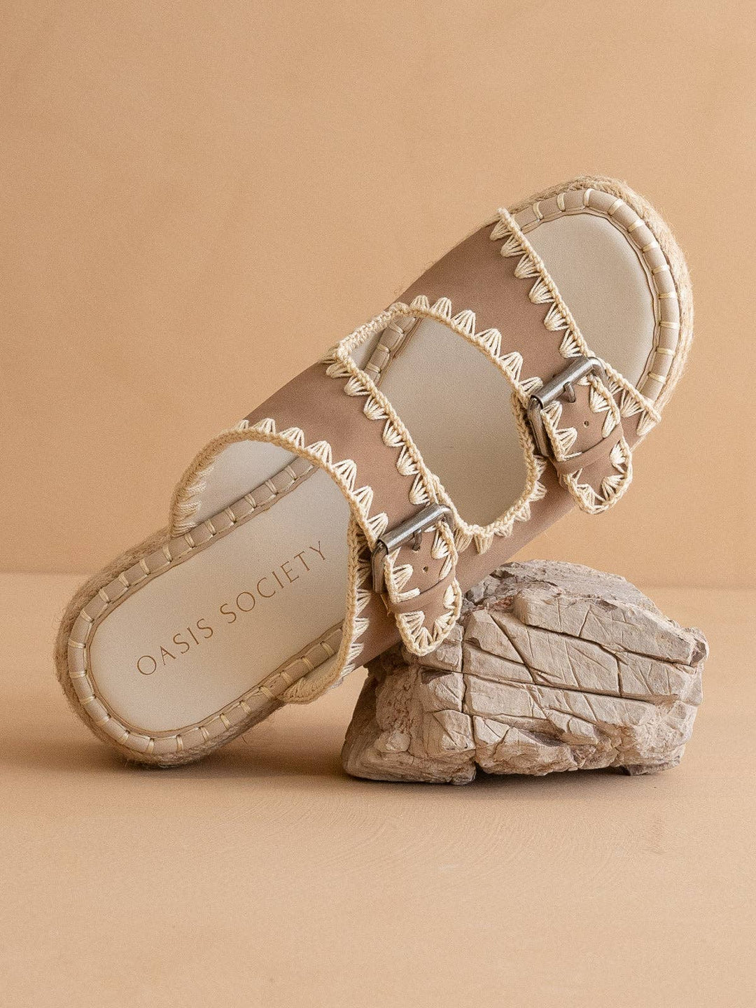 The Eugenia | Cedar Wood Embroidered  Raffia Platform Slide