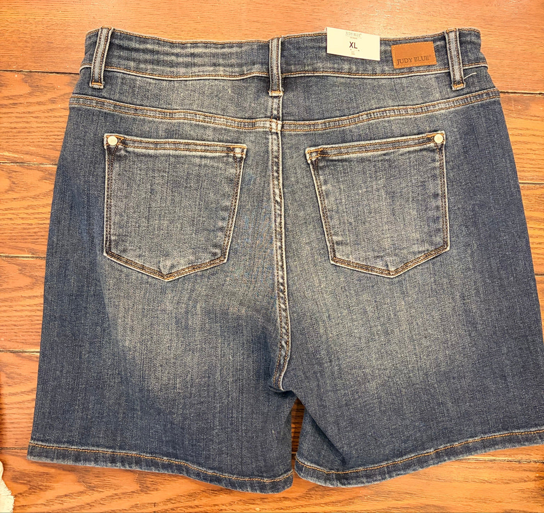 Judy Blue-Dark Wash High Rise Non-Distressed Shorts.