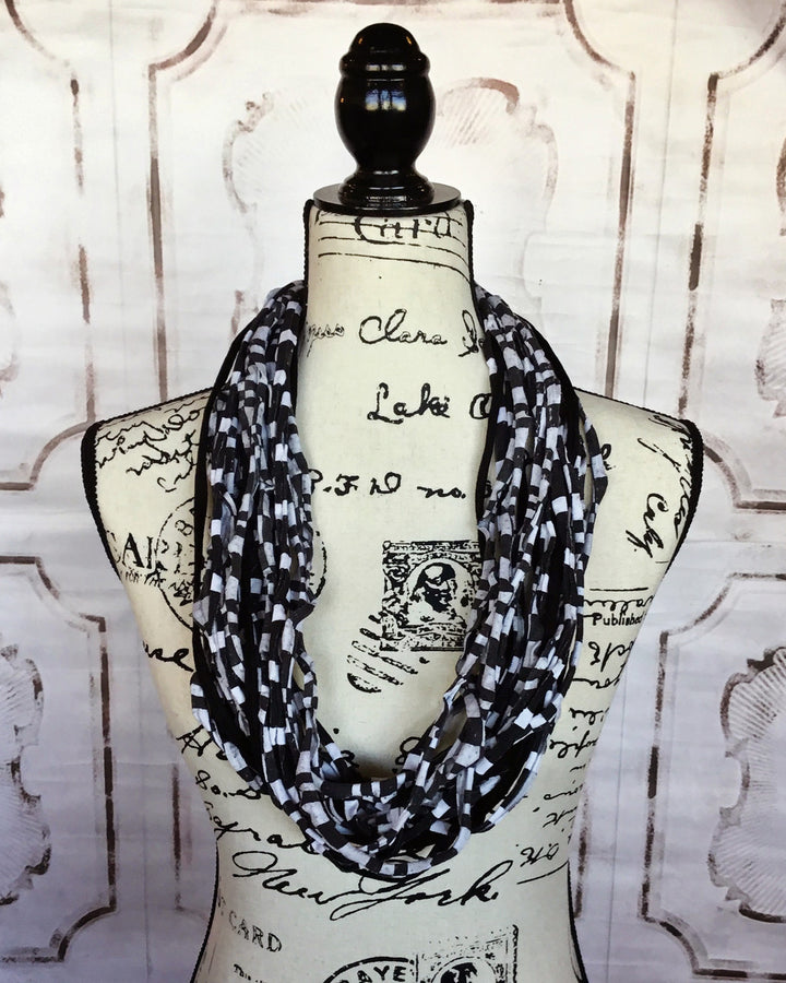 Dona Bela Shreds Lite Scarf