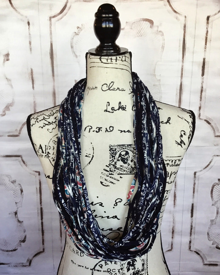 Dona Bela Shreds Lite Scarf