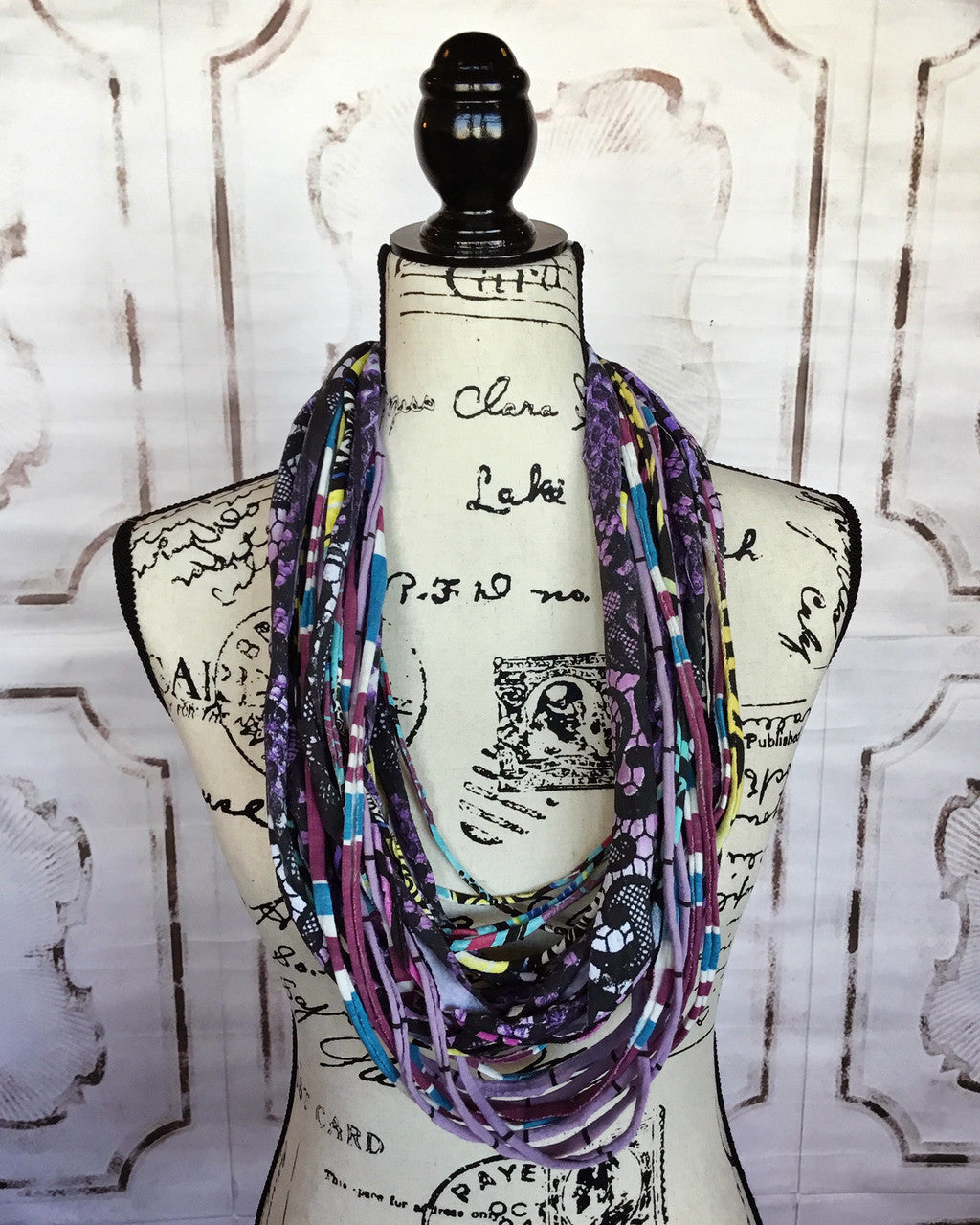 Dona Bela Shreds Lite Scarf