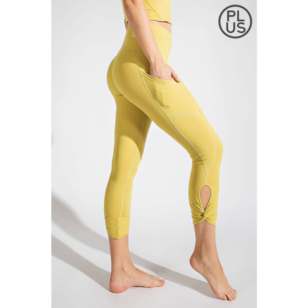 RAE MODE PLUS SIZE CAPRI KEYHOLE YOGA LEGGINGS - DESERT SUN