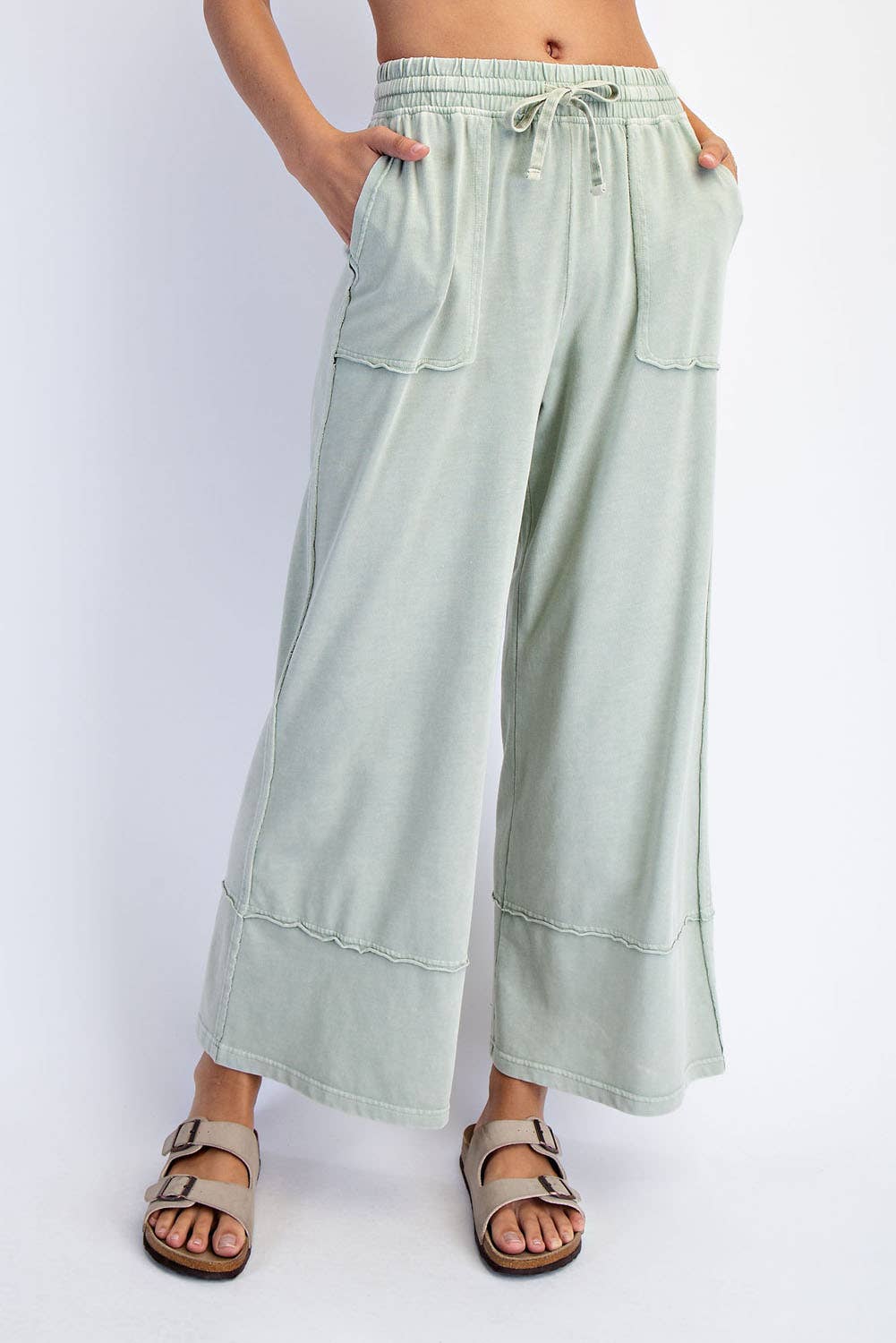 New Colors MINERAL WASHED WIDE LEG PANT - Mocha