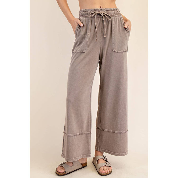 New Colors MINERAL WASHED WIDE LEG PANT - Mocha