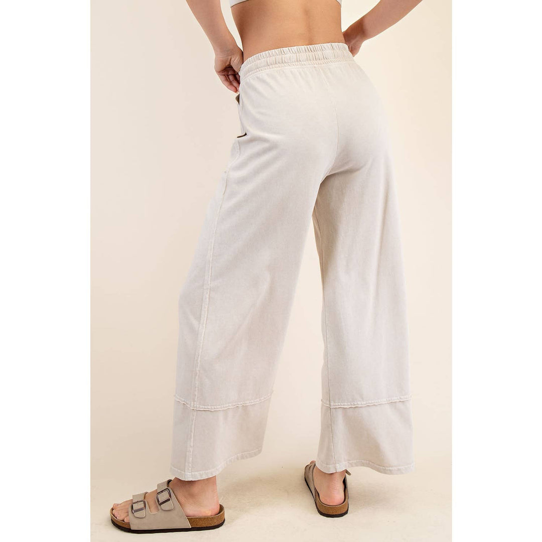 New Colors MINERAL WASHED WIDE LEG PANT - Mocha