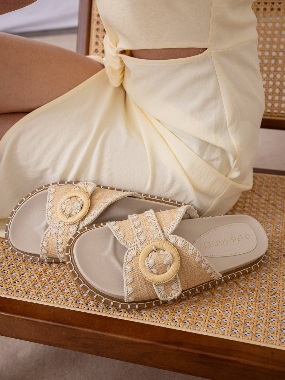 The Sunnie | Natural Raffia Buckle Slide