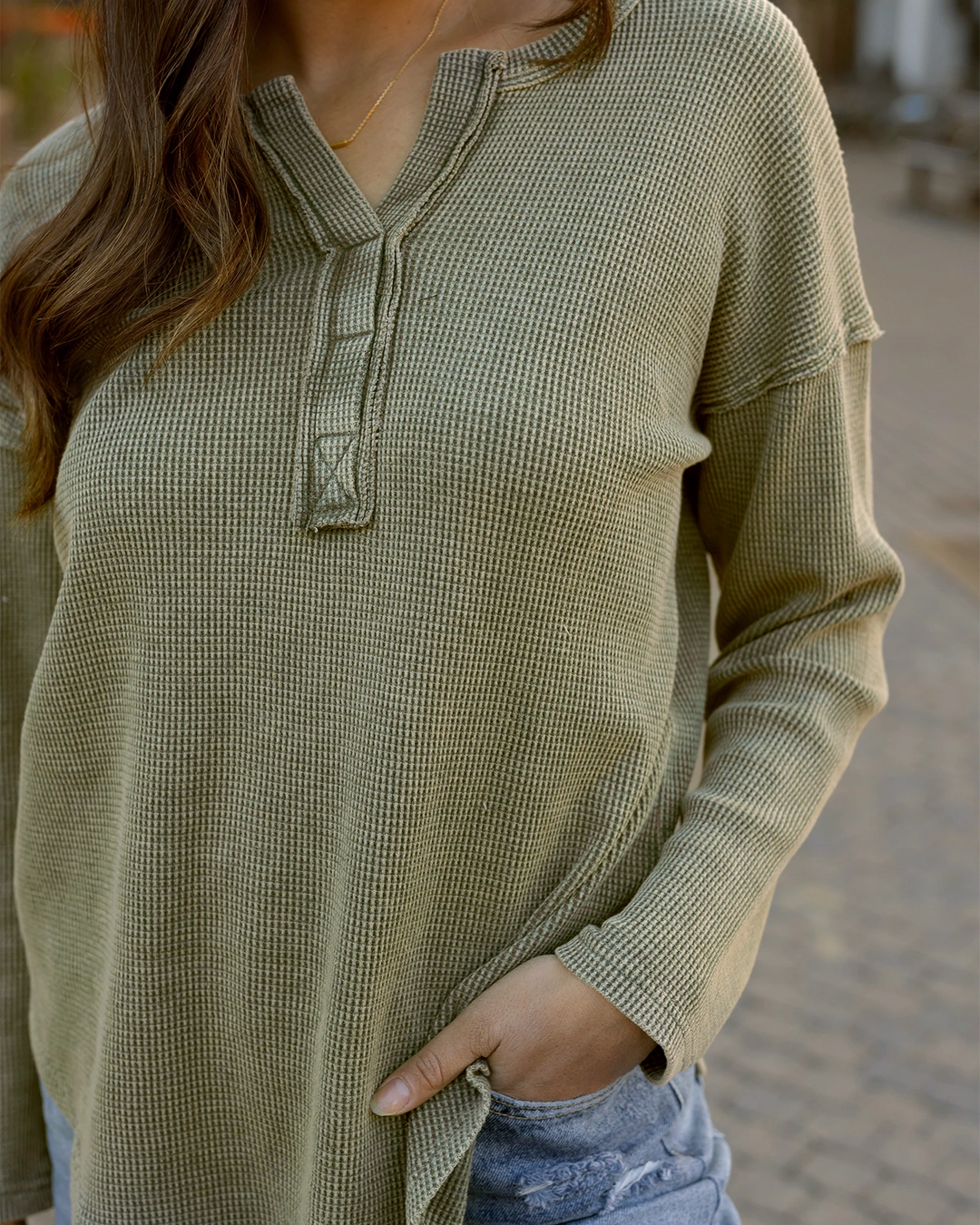 Mineral Washed Waffle Henley in Chive