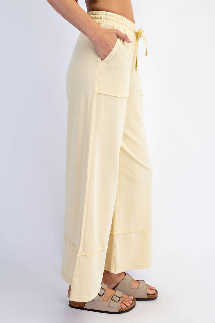 New Colors MINERAL WASHED WIDE LEG PANT - Mocha