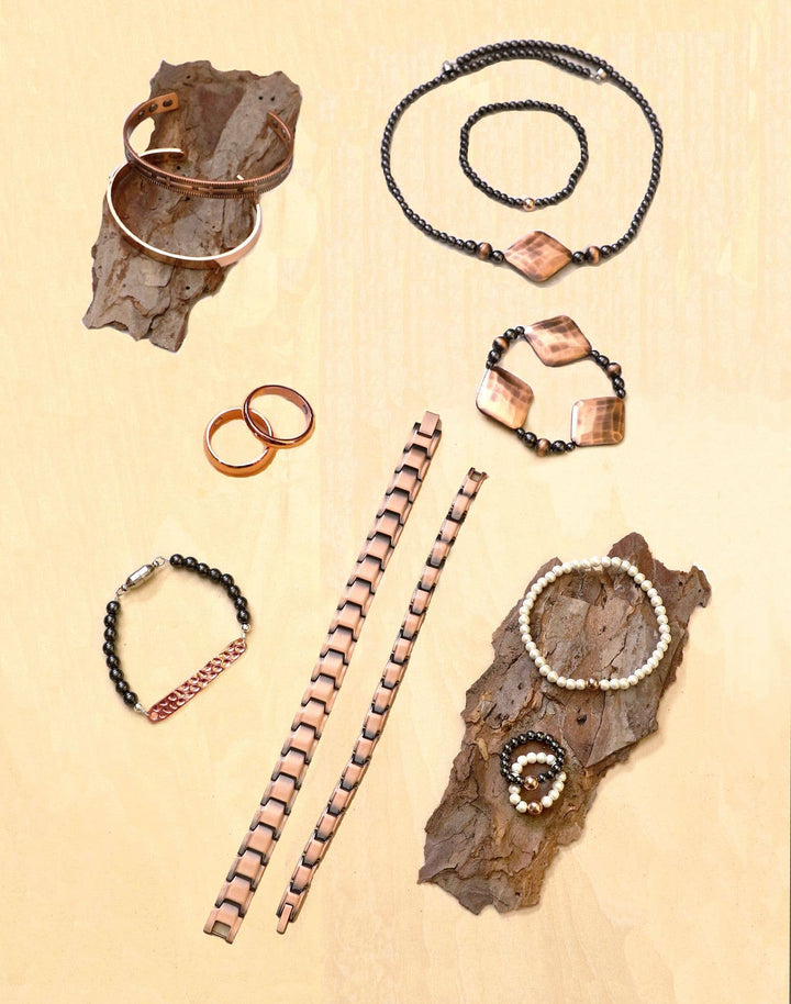Hammered copper bar and black magnetic beaded bracelet