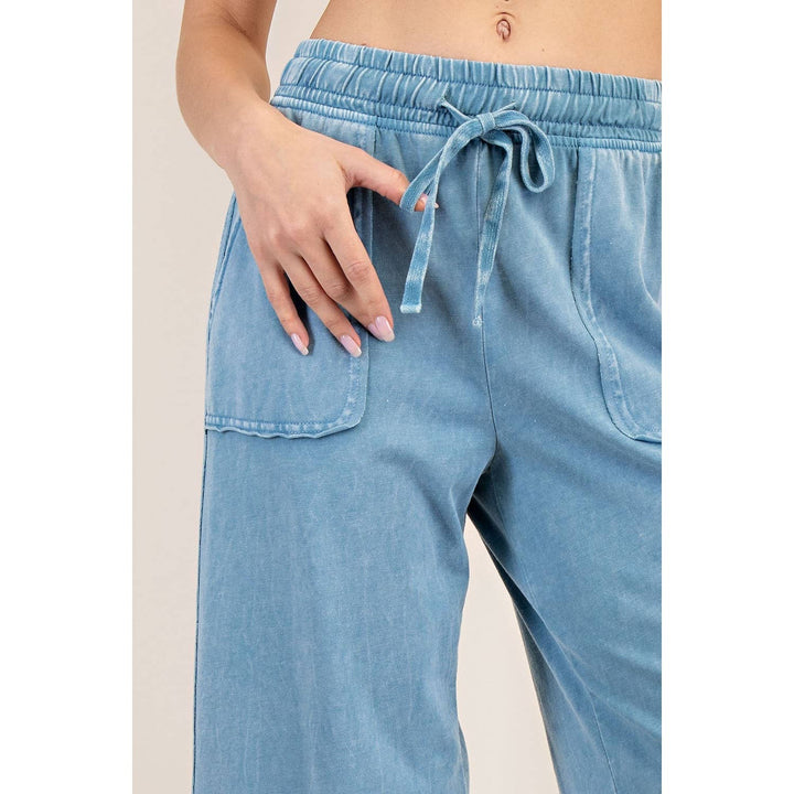 New Colors MINERAL WASHED WIDE LEG PANT - Mocha