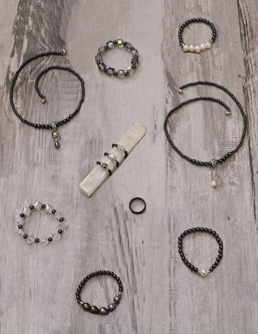 Black & White Magnetic Necklace 18"